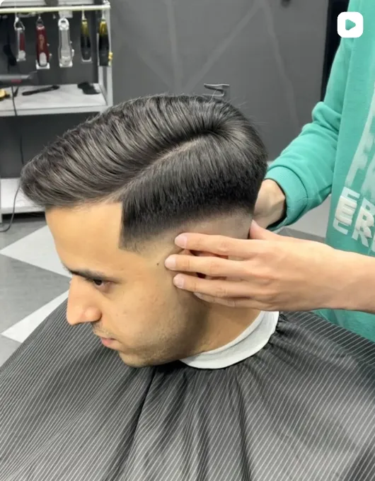 Donik barbershop — qora devorli zal